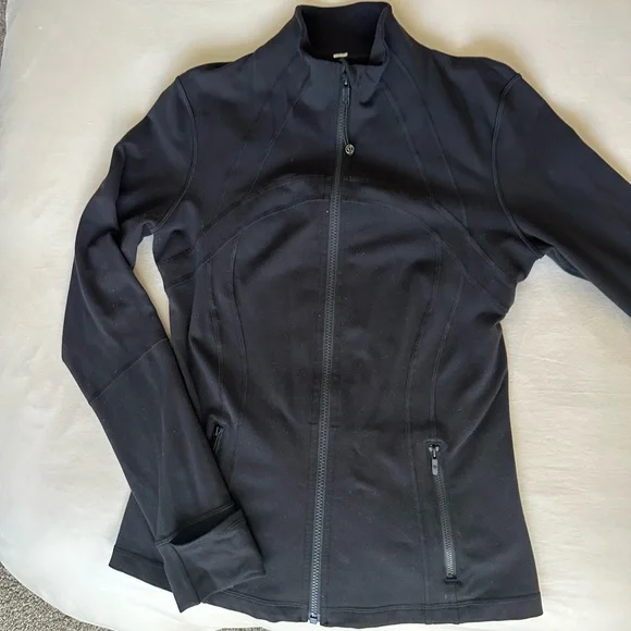 Women's Lululemon Define Black Jacket - Picture 2 of 5